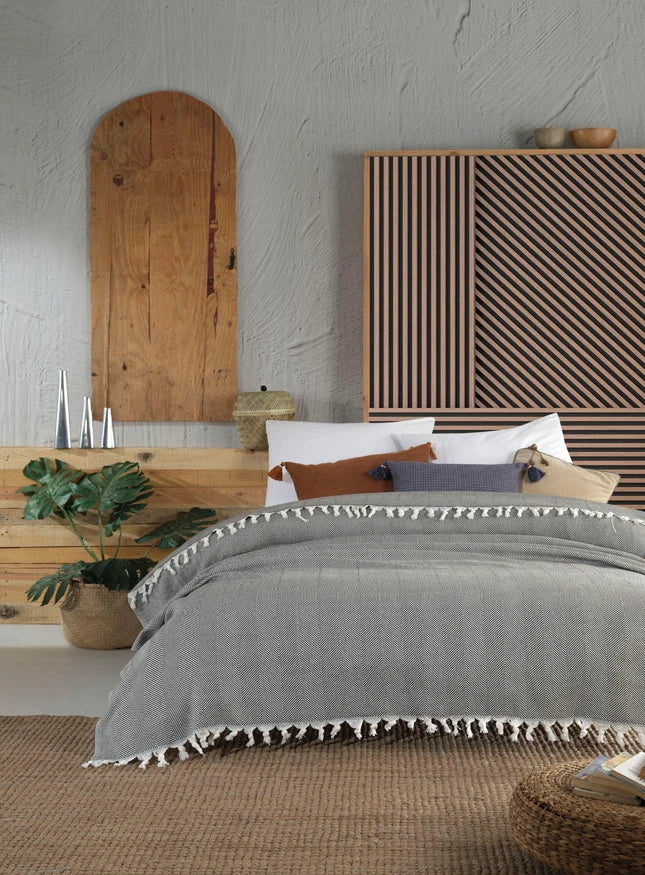 Recycled Cotton Throw in Herringbone Pattern Dark Green