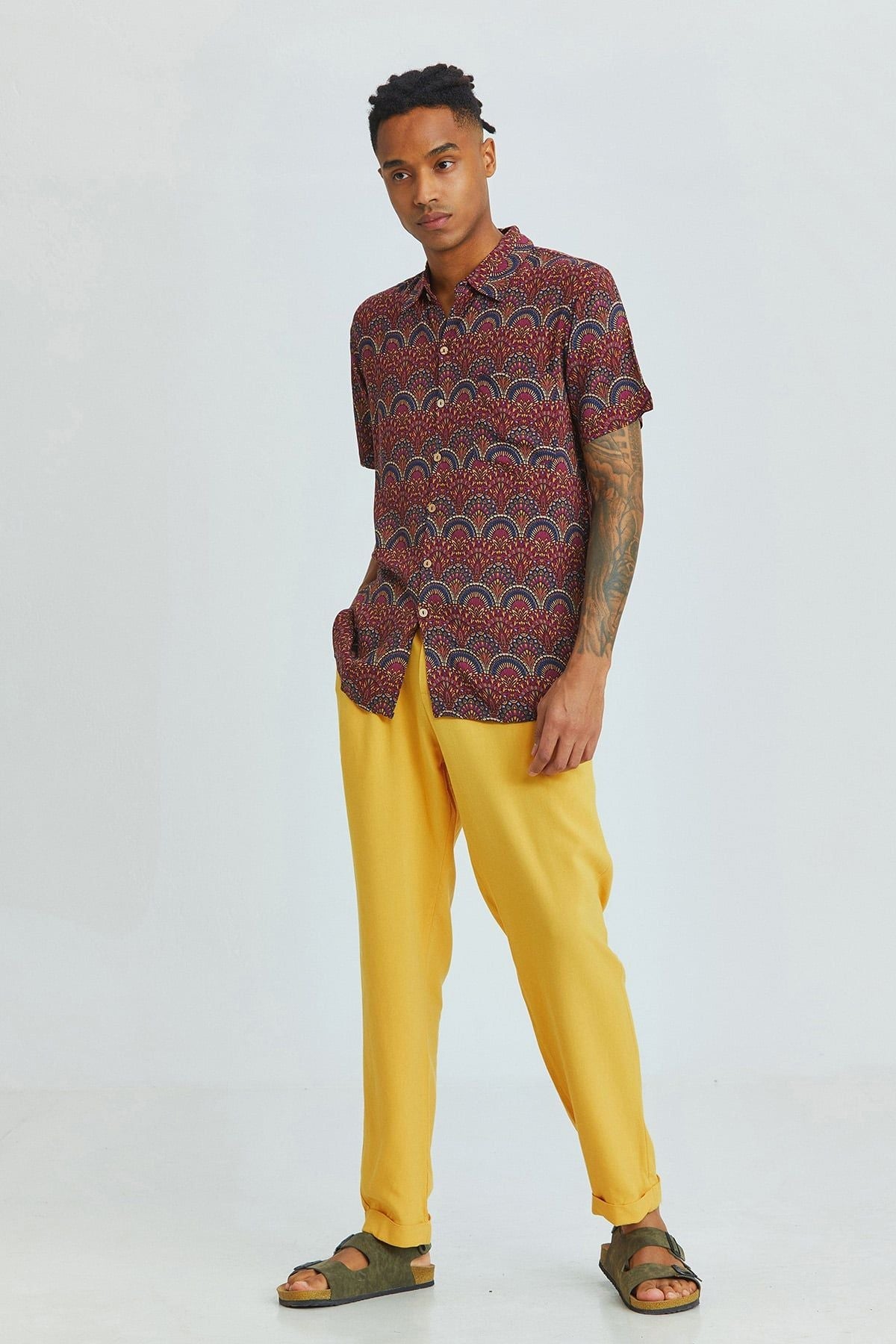 Mustard Cuffed Men's Trousers with Zipper and Button Closure