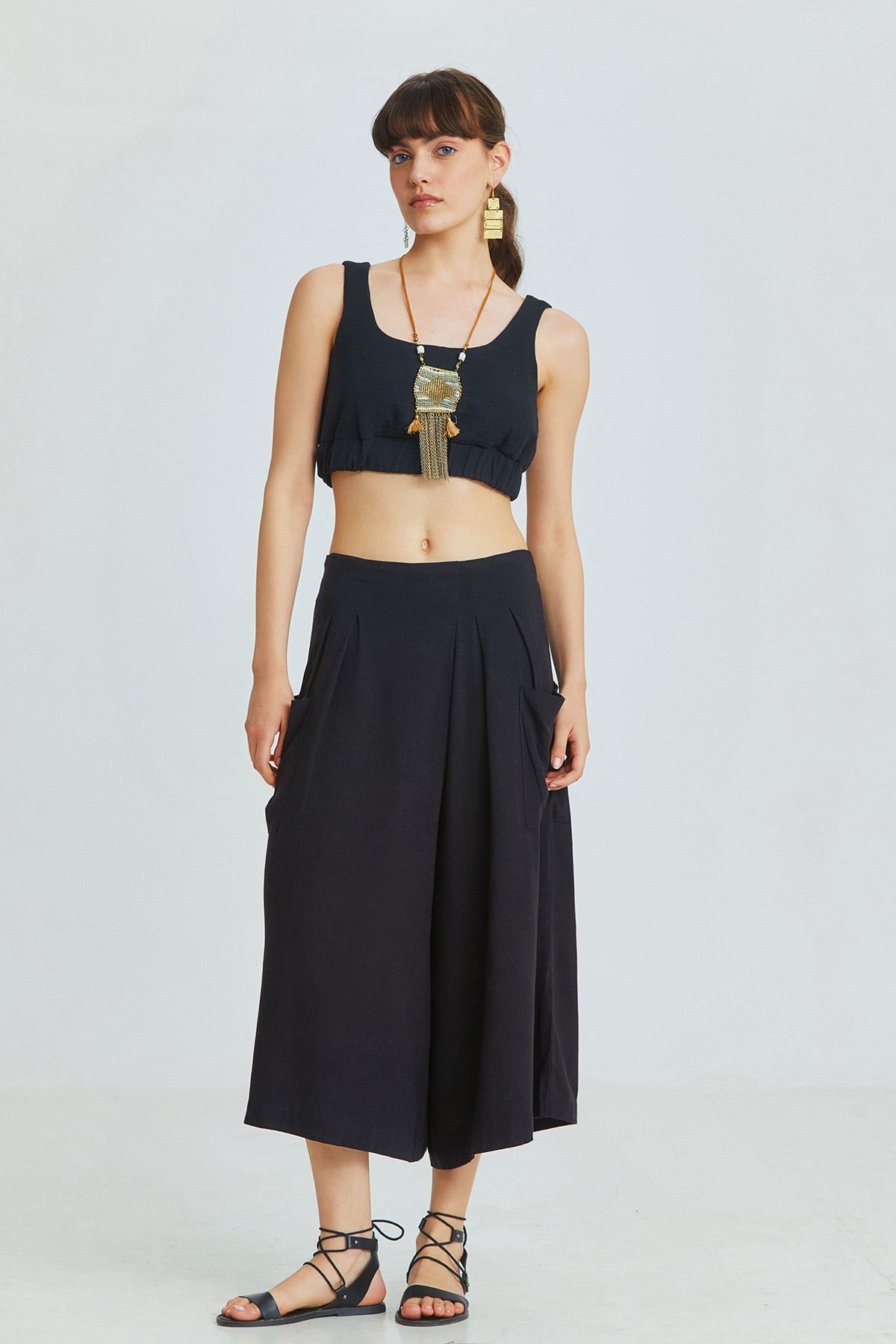 Three Quarter Skirt Pants Black