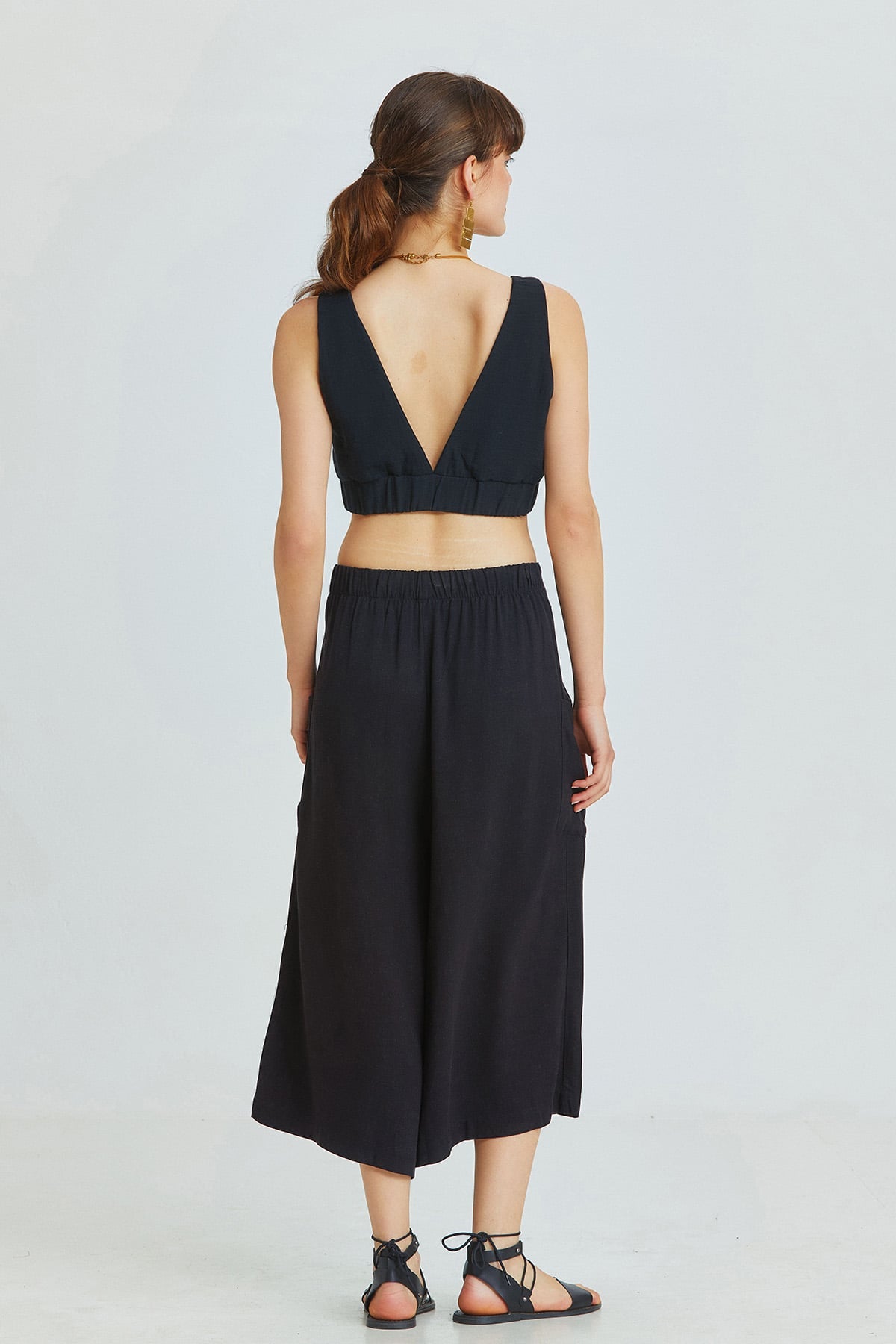 Three Quarter Skirt Pants Black