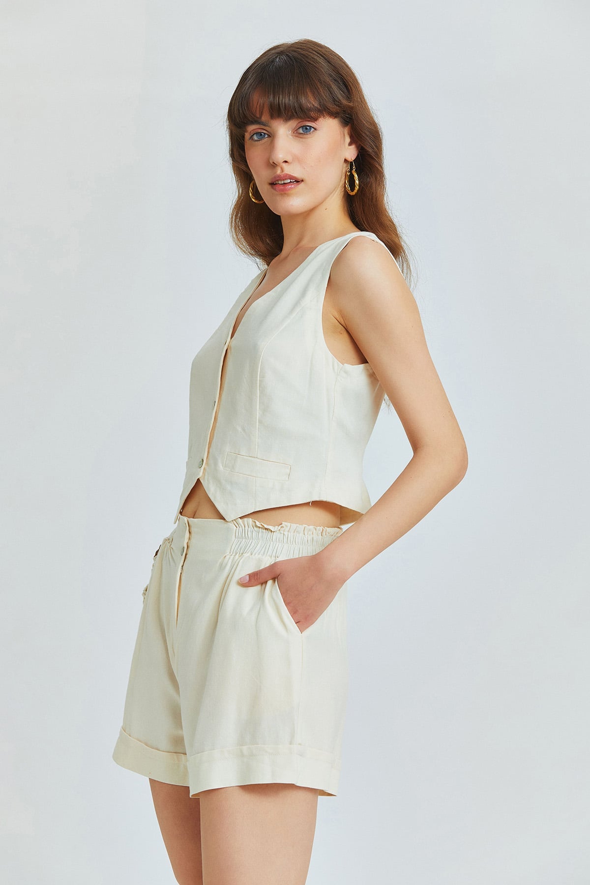 Beige Viscose-Linen Mini Bohemian Shorts with Mother-of-Pearl Buttons
