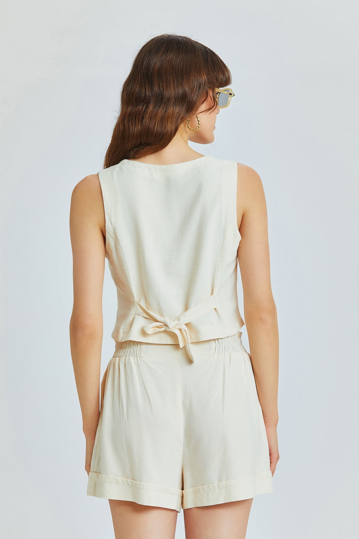 Beige Viscose-Linen Mini Bohemian Shorts with Mother-of-Pearl Buttons