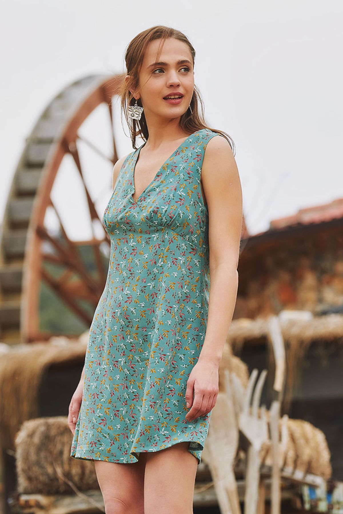 Sleeveless Mini Floral Dress Green