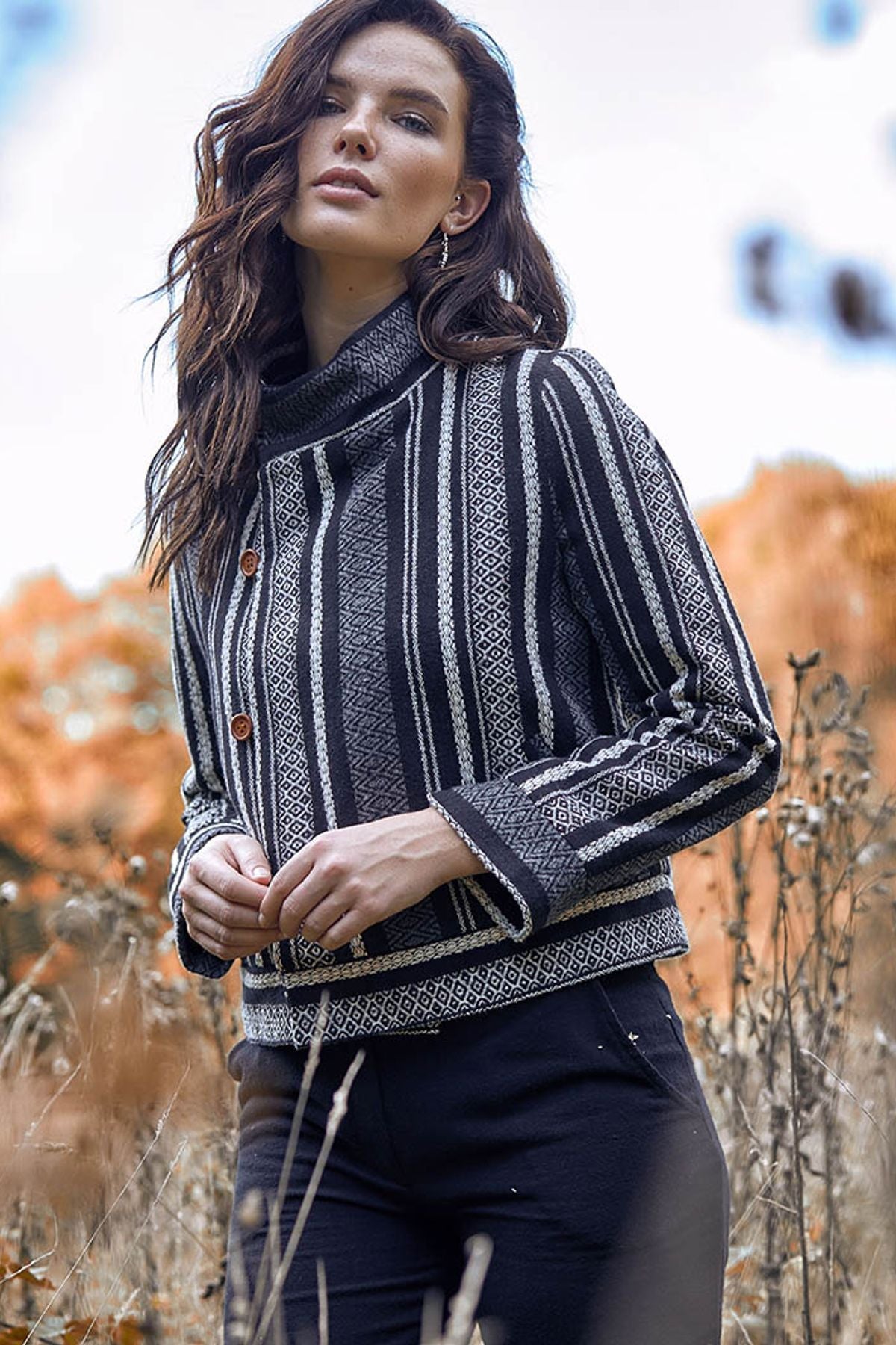 Patterned Cropped Jacket Black