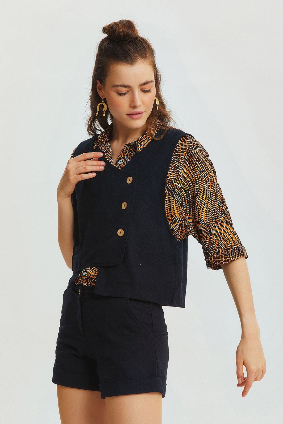 Pocket Detailed Asymmetric Cut Bohemian Vest Black