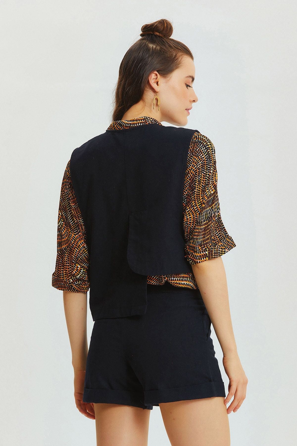 Pocket Detailed Asymmetric Cut Bohemian Vest Black