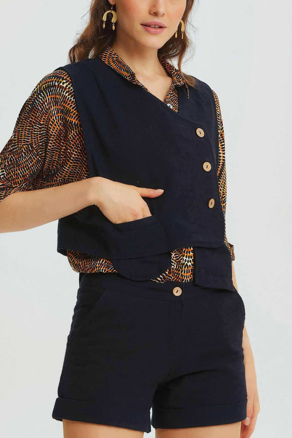 Pocket Detailed Asymmetric Cut Bohemian Vest Black