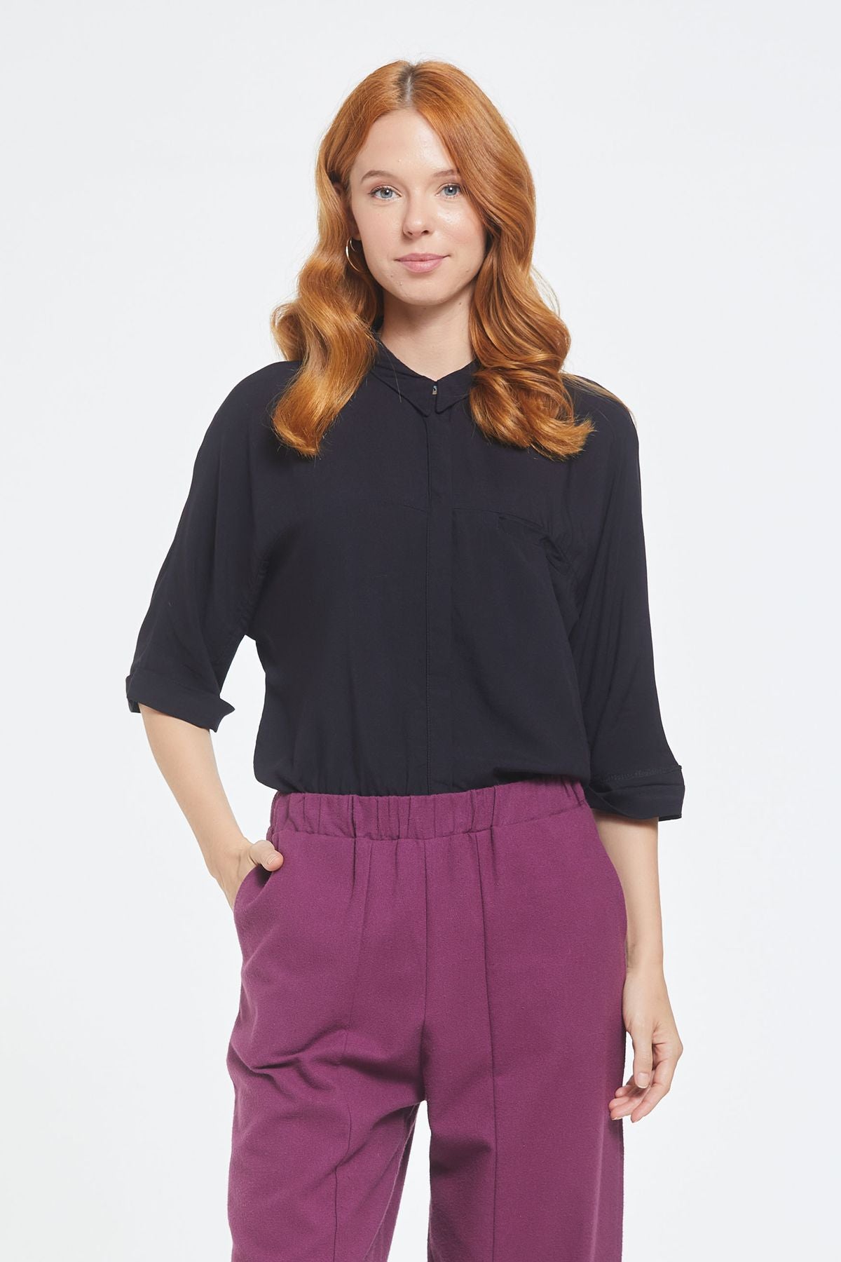 Loose Fit Women's Shirt with Classic Collar Black