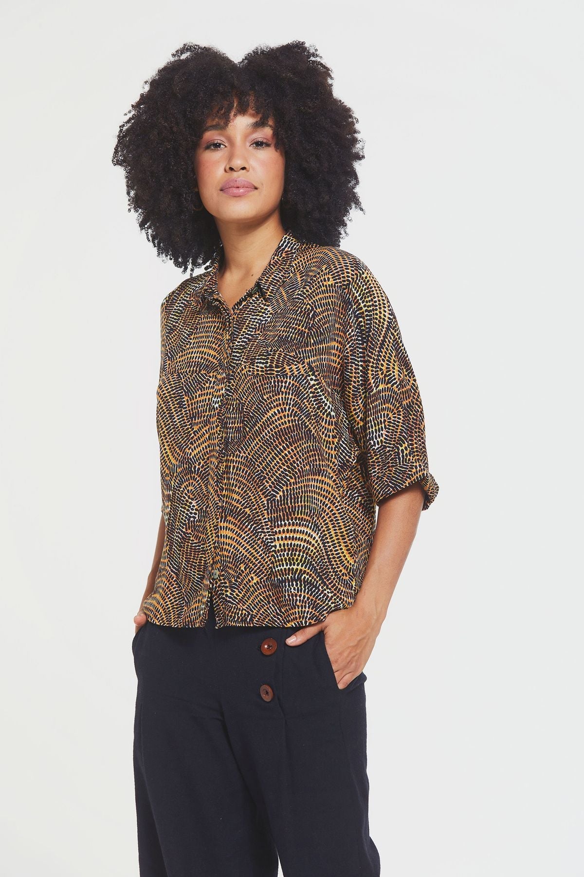 Loose Fit Women's Shirt with Classic Collar Yellow