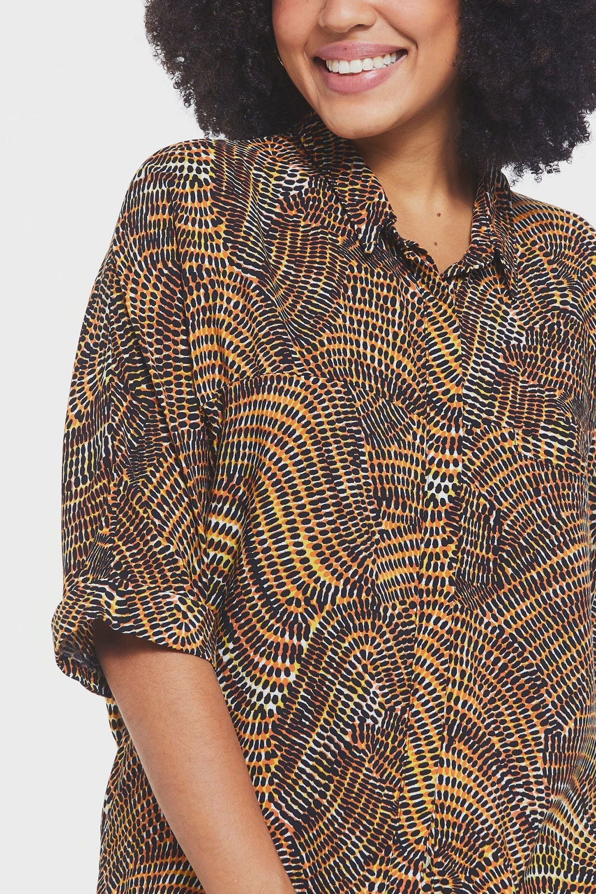 Loose Fit Women's Shirt with Classic Collar Yellow