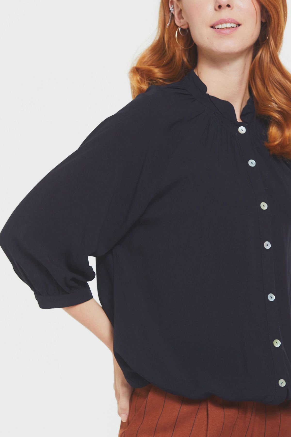 Loose Fit Women's Shirt with Band Collar Black