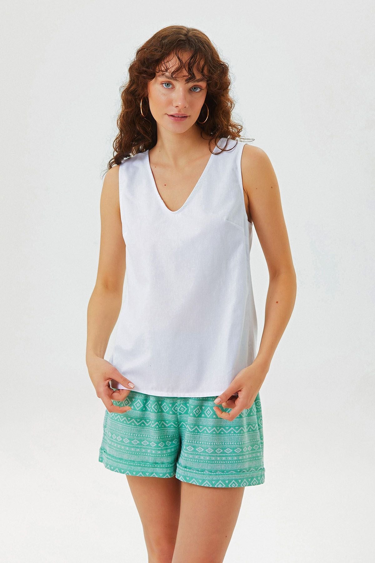 Unique Back Design Sleeveless Top White