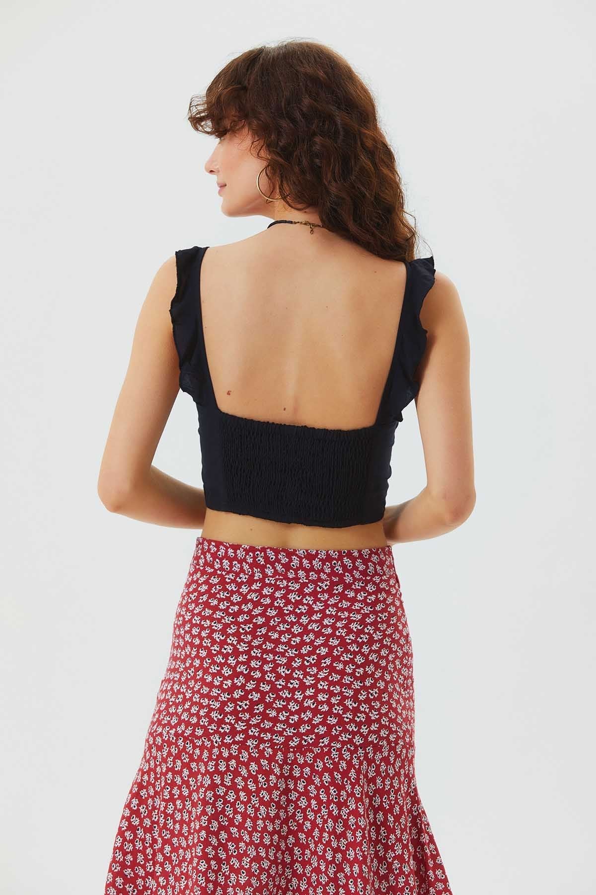 Sweetheart Neckline Crop Top Black