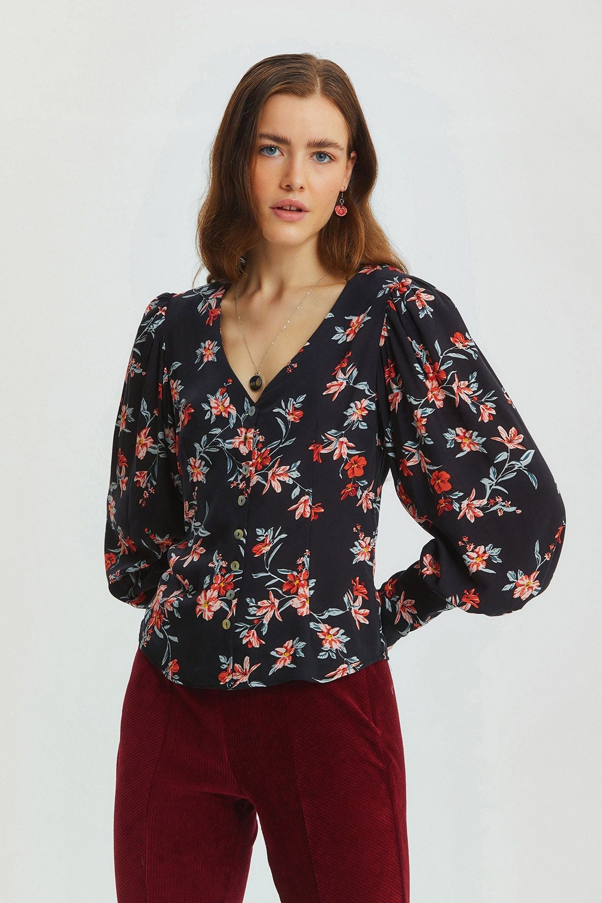 Sleeve Detailed Floral Retro Women's Shirt Black