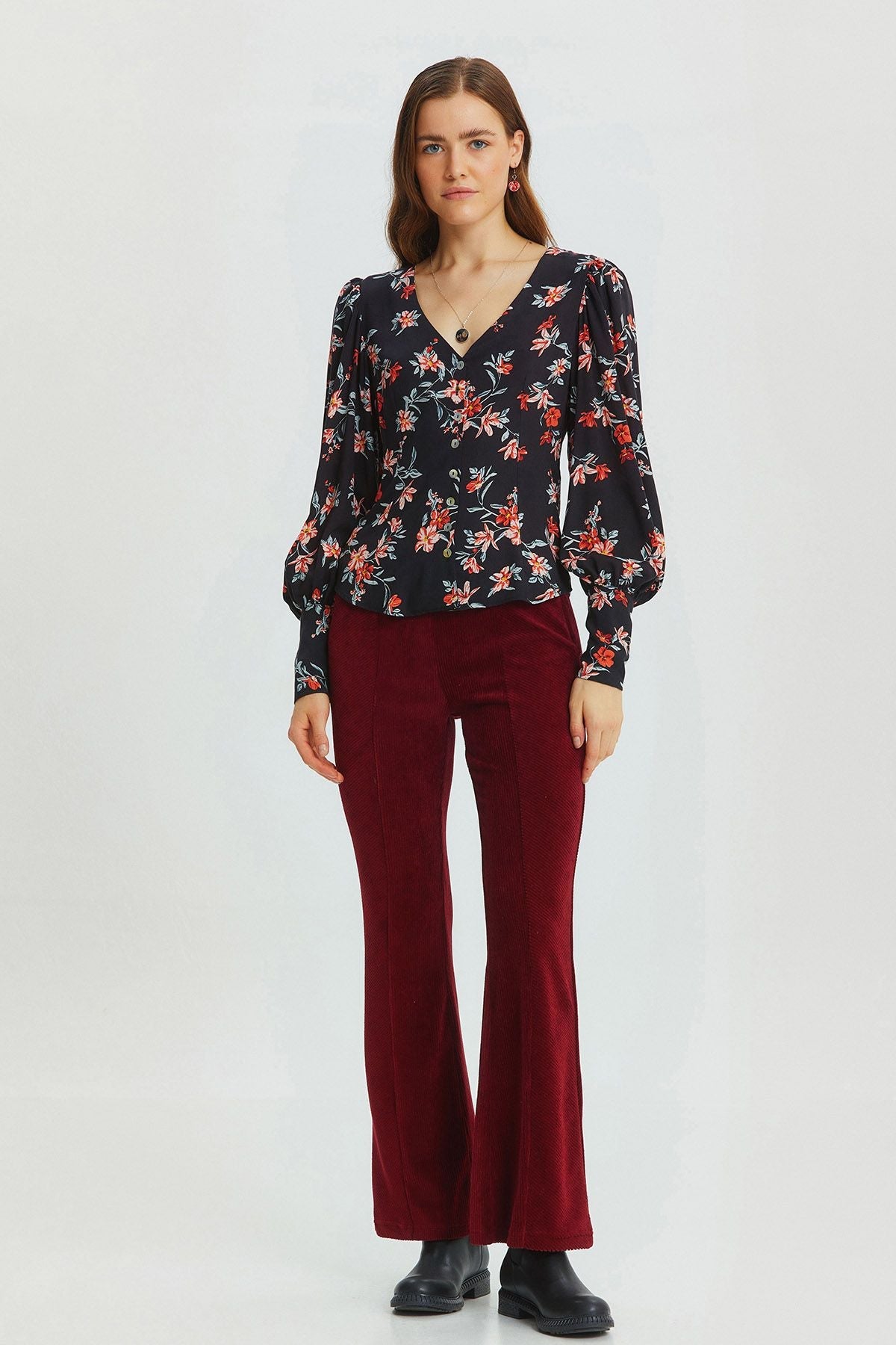 Sleeve Detailed Floral Retro Women's Shirt Black