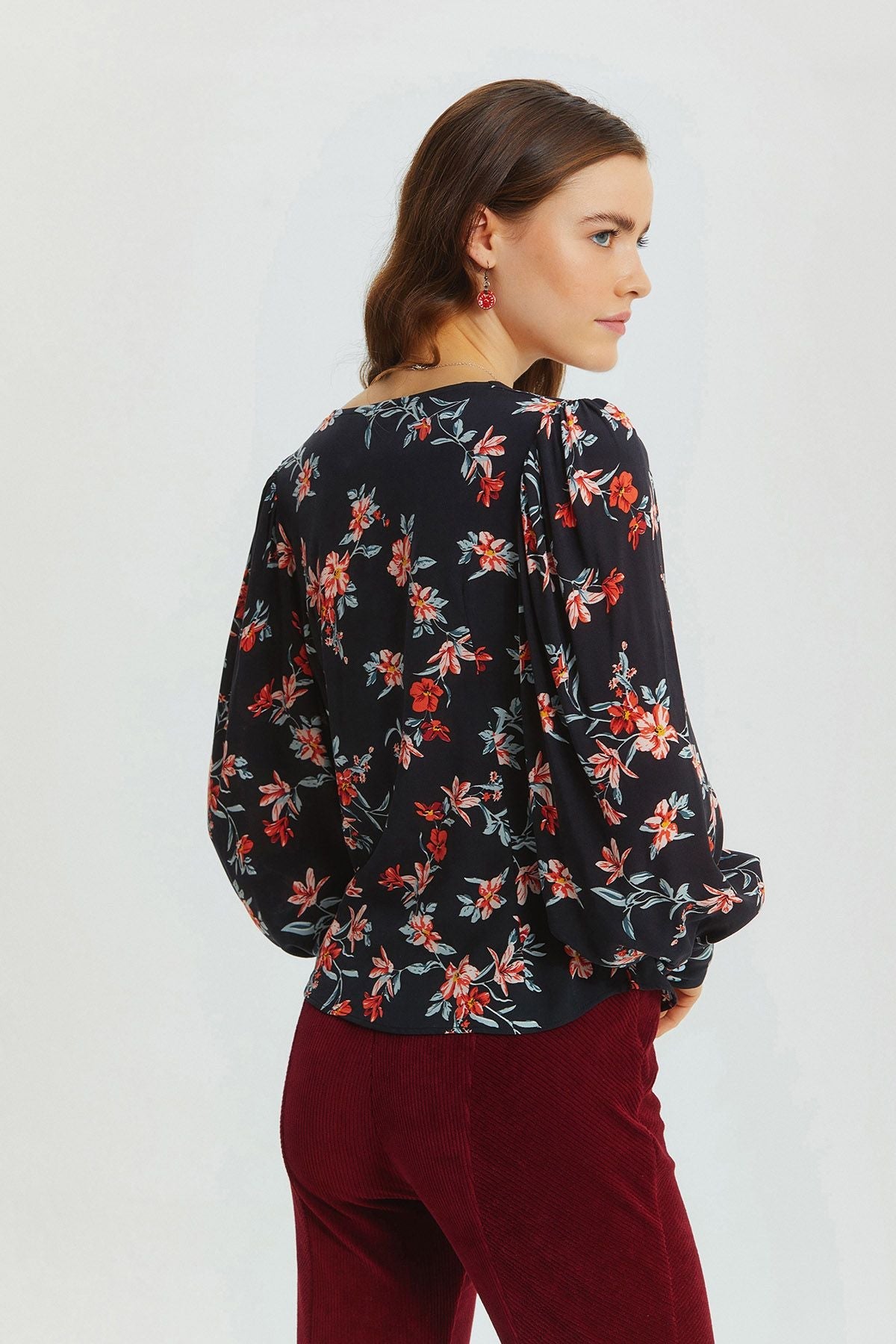 Sleeve Detailed Floral Retro Women's Shirt Black