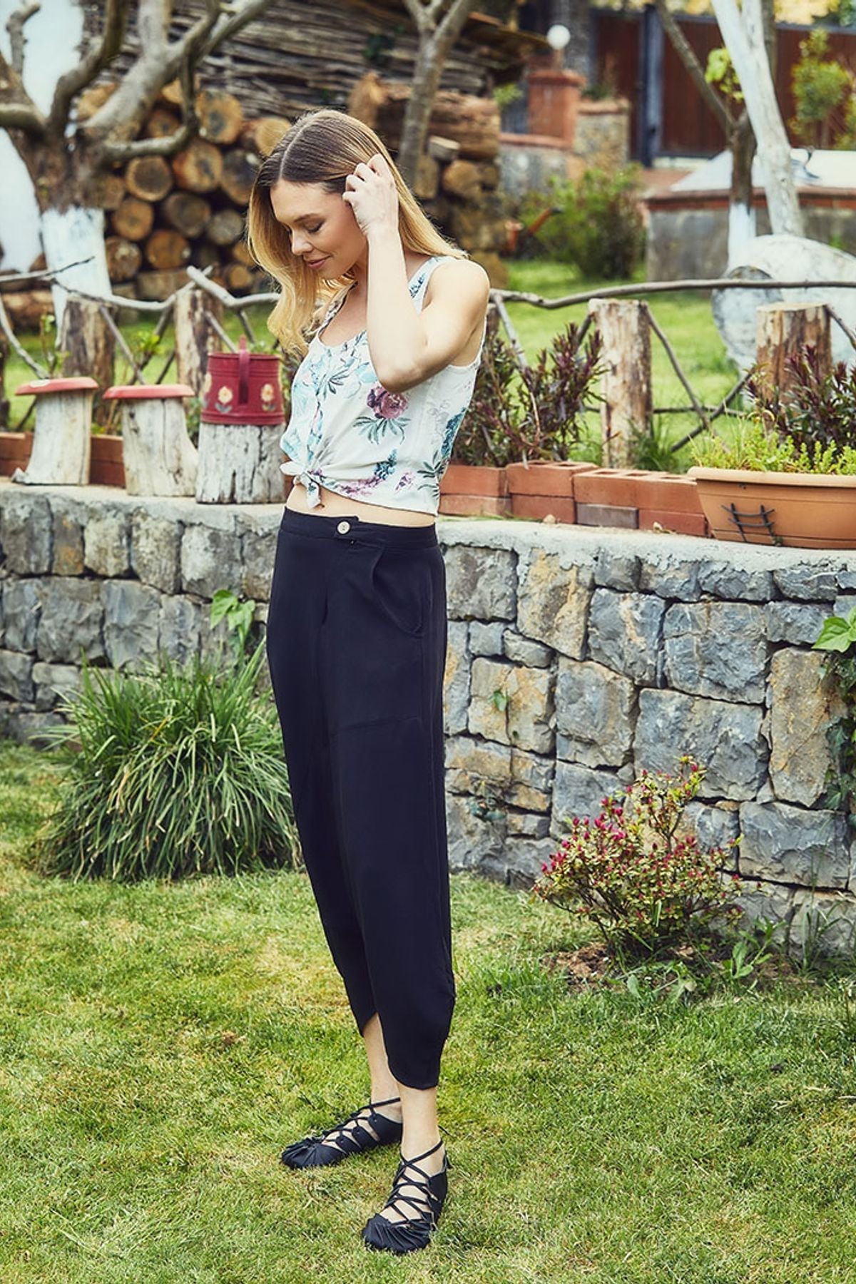 Short Harem Pants Black
