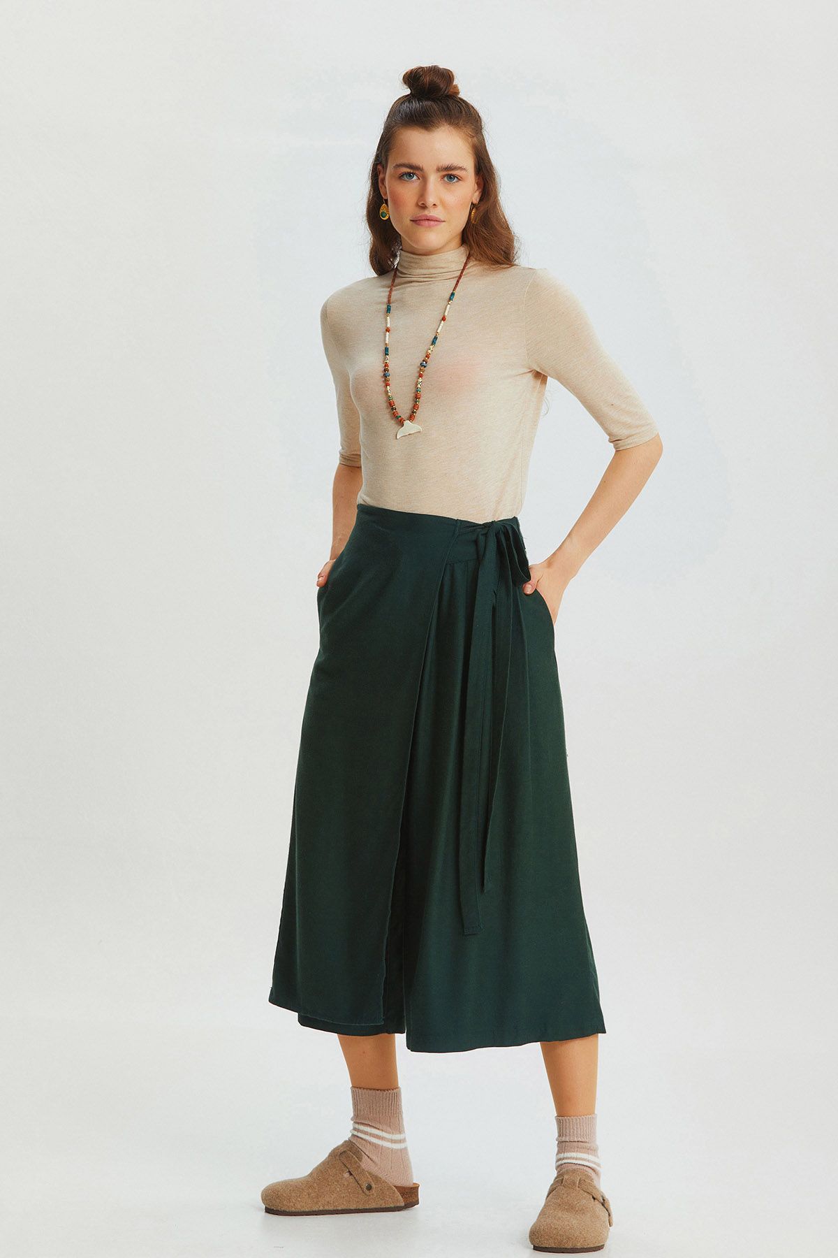 Solid Color Skirted Pants Green