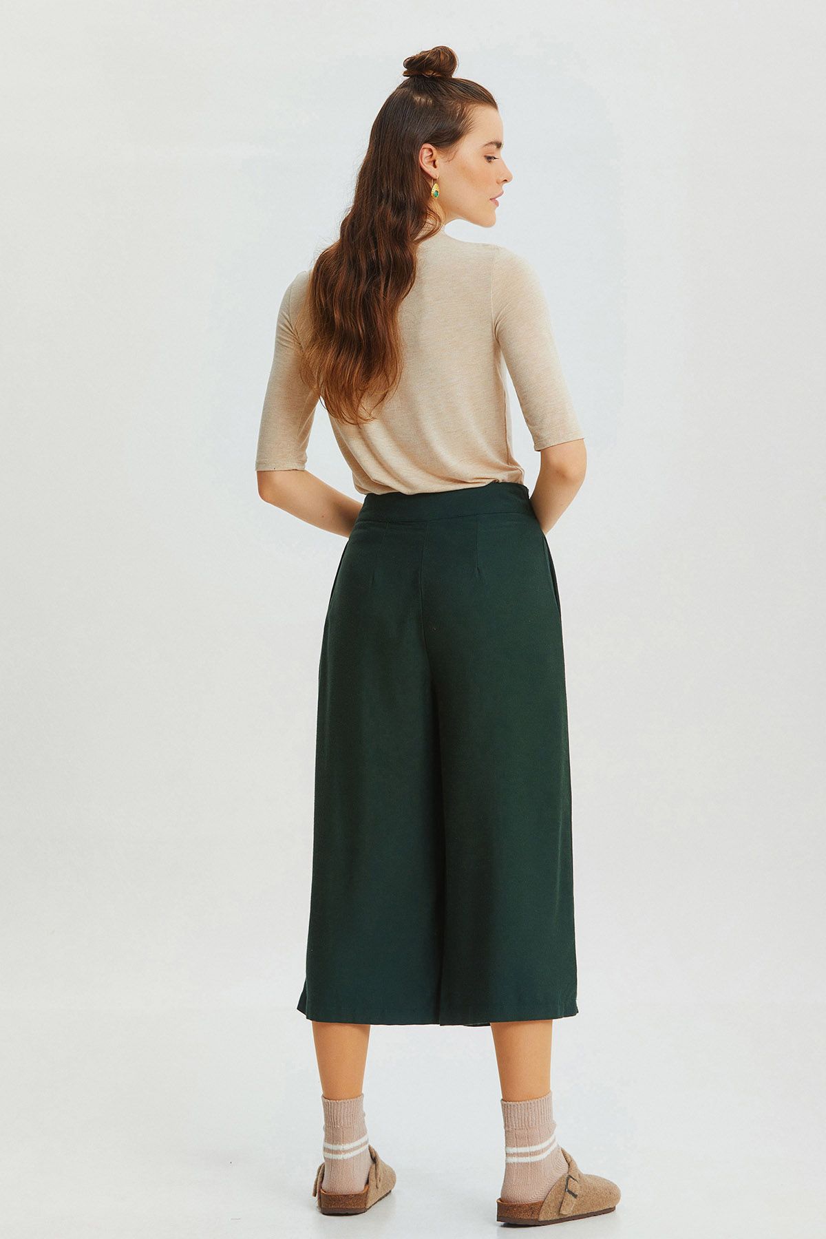 Solid Color Skirted Pants Green
