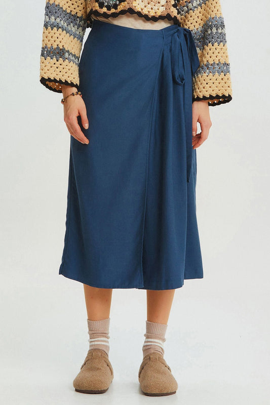 Solid Color Skirted Pants Dark Blue