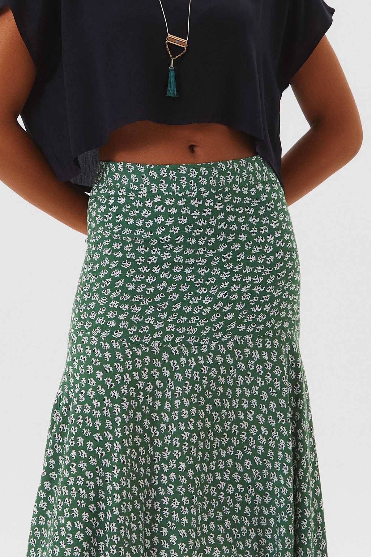 Asymmetric Cut Skirt With Waist Corsage Green