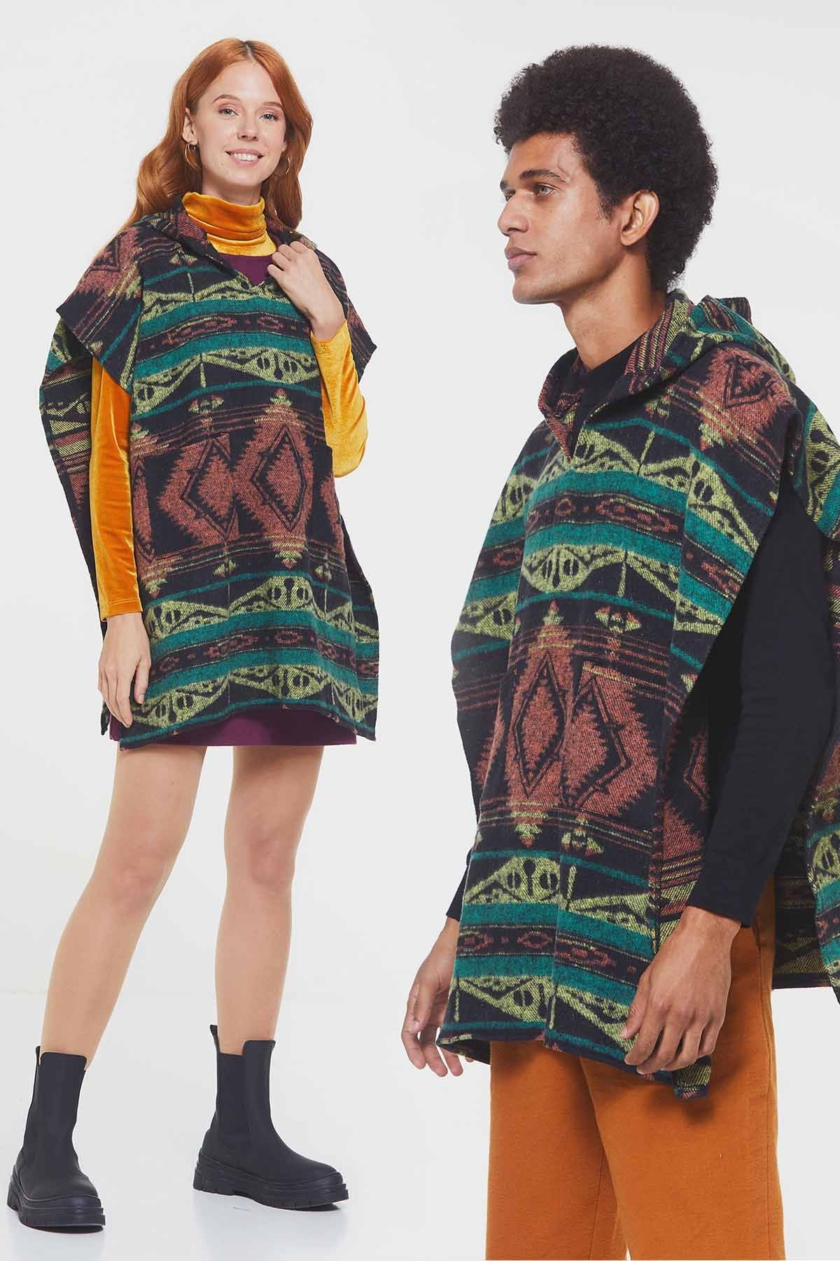 Ethnic Patterned Hooded Poncho Green