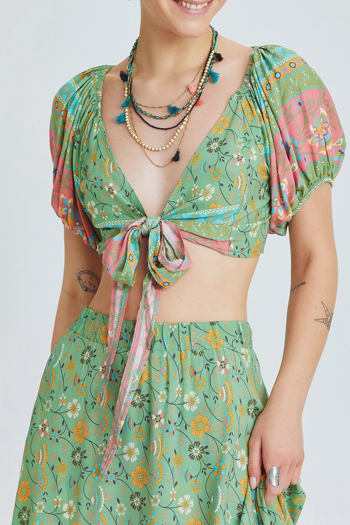 Green Floral Bohemian Blouse with Elastic Shoulders and Front Tie Closure