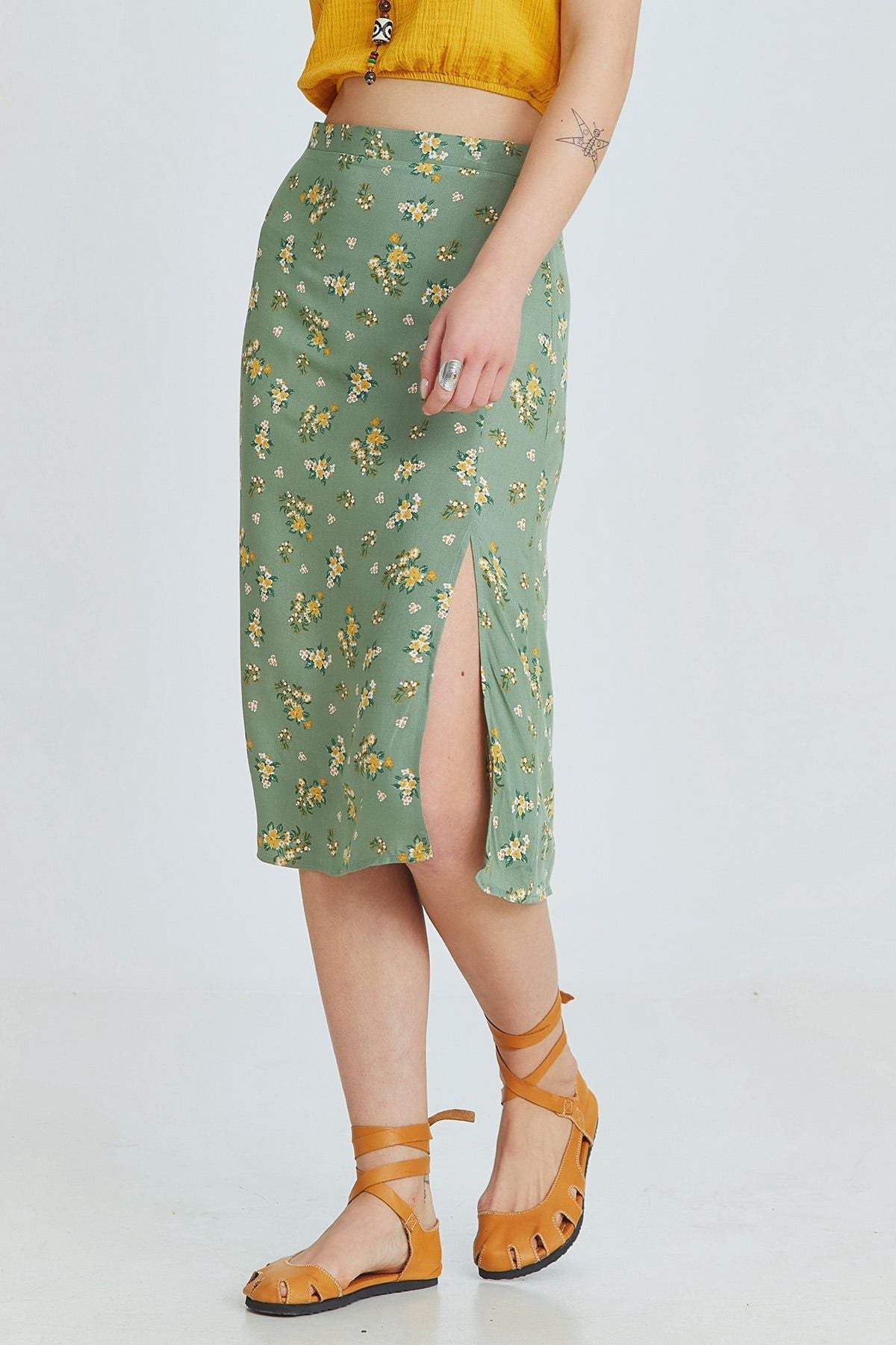 Green Floral High-Waisted Midi Bohemian Skirt with Side Slit