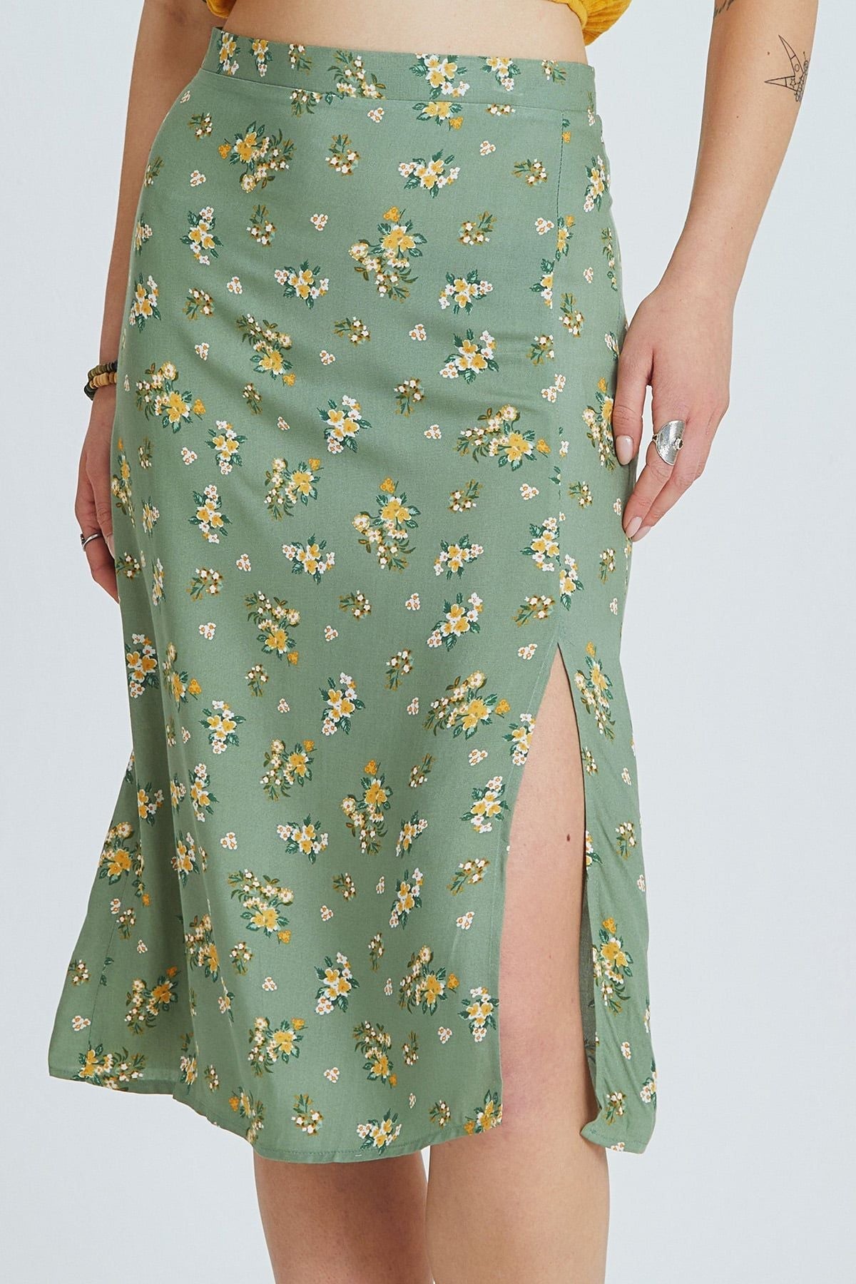 Green Floral High-Waisted Midi Bohemian Skirt with Side Slit