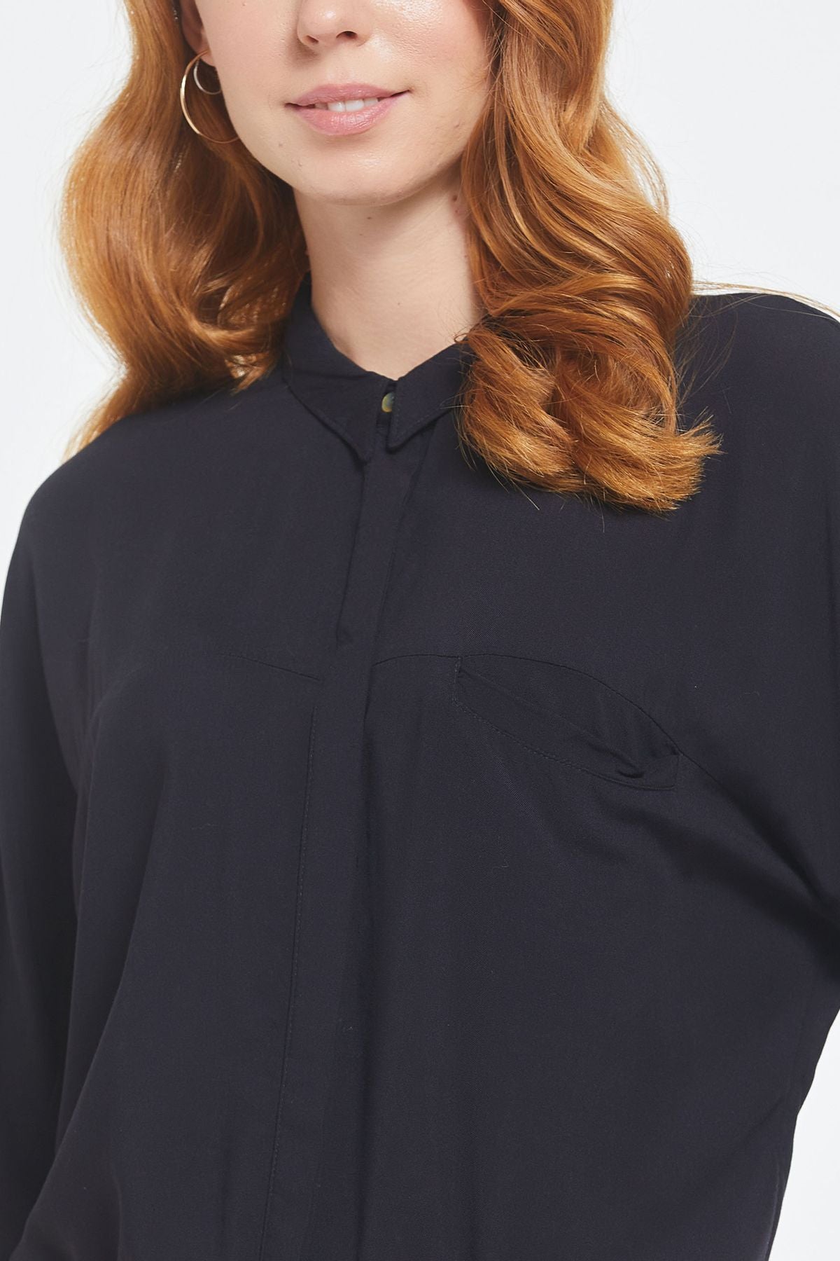 Loose Fit Women's Shirt with Classic Collar Black
