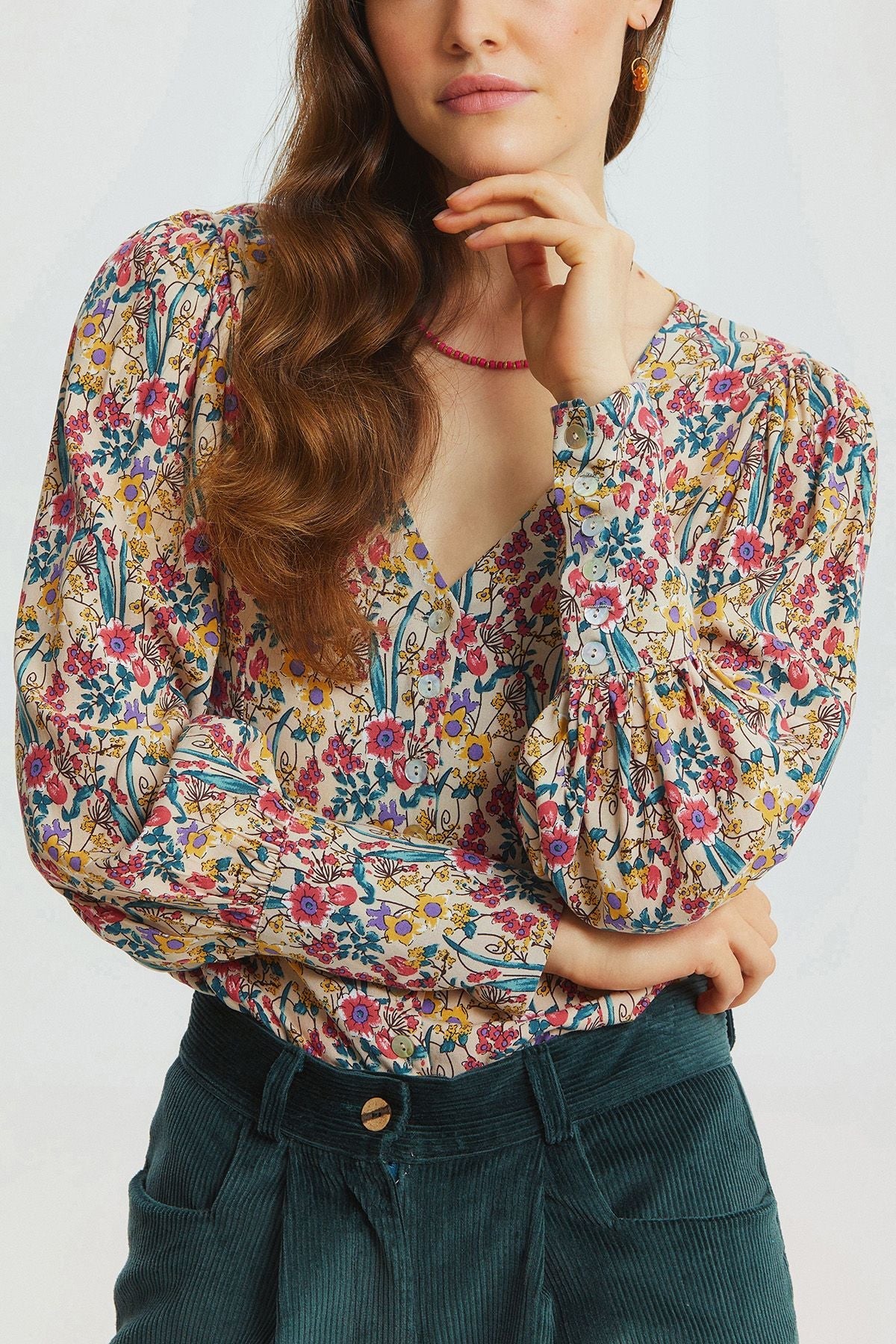Sleeve Detailed Floral Retro Women's Shirt Beige