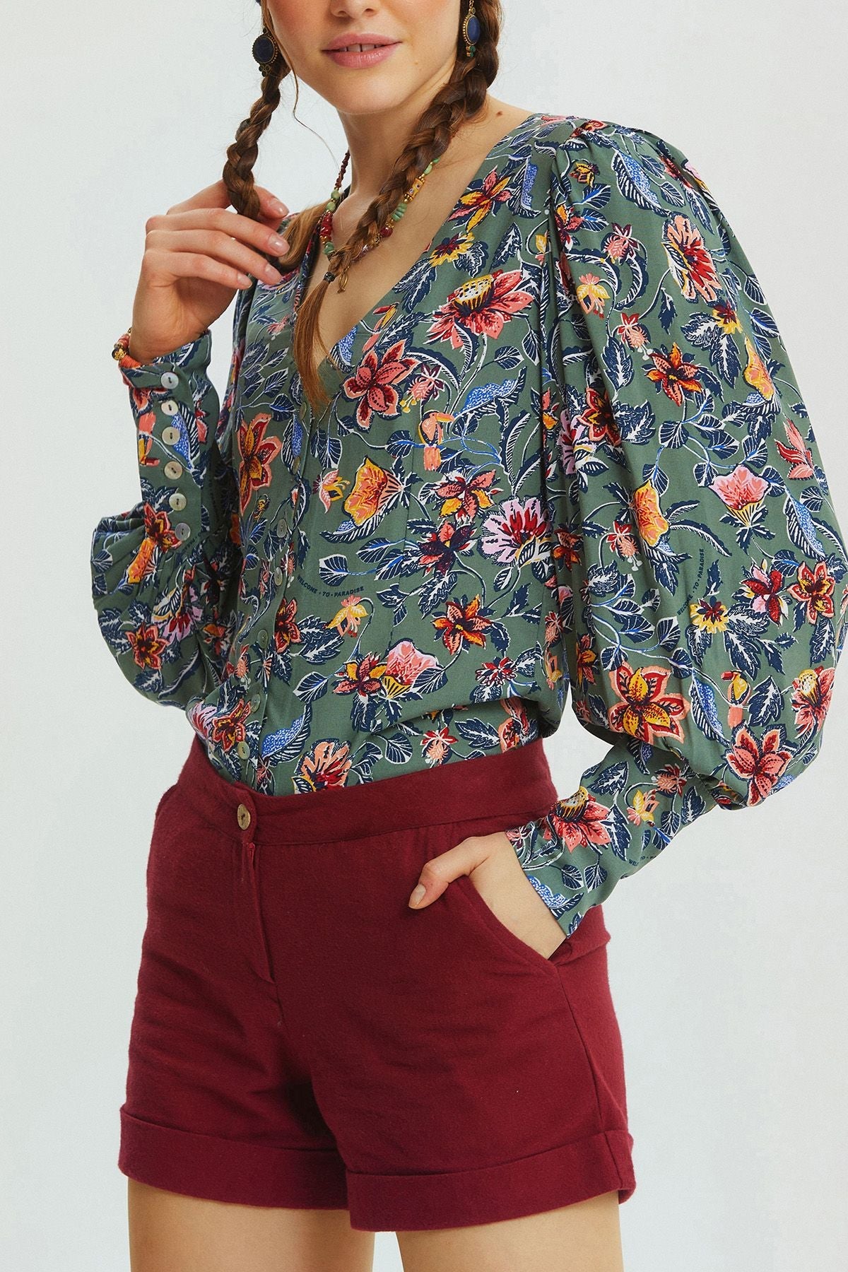 Sleeve Detailed Floral Retro Women's Shirt Gray